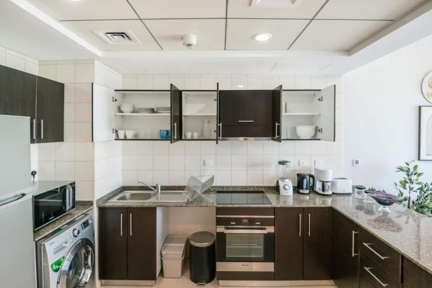 Luxurious 1 Bedroom Apartment In The Dubai Marina! 외부 사진