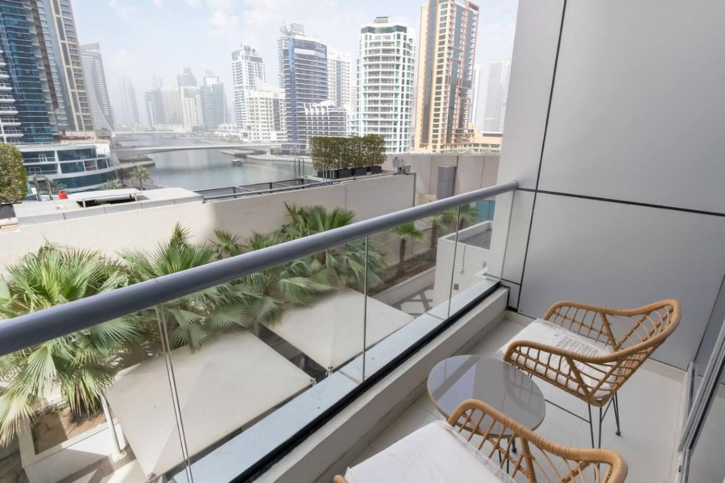 Luxurious 1 Bedroom Apartment In The Dubai Marina! 외부 사진