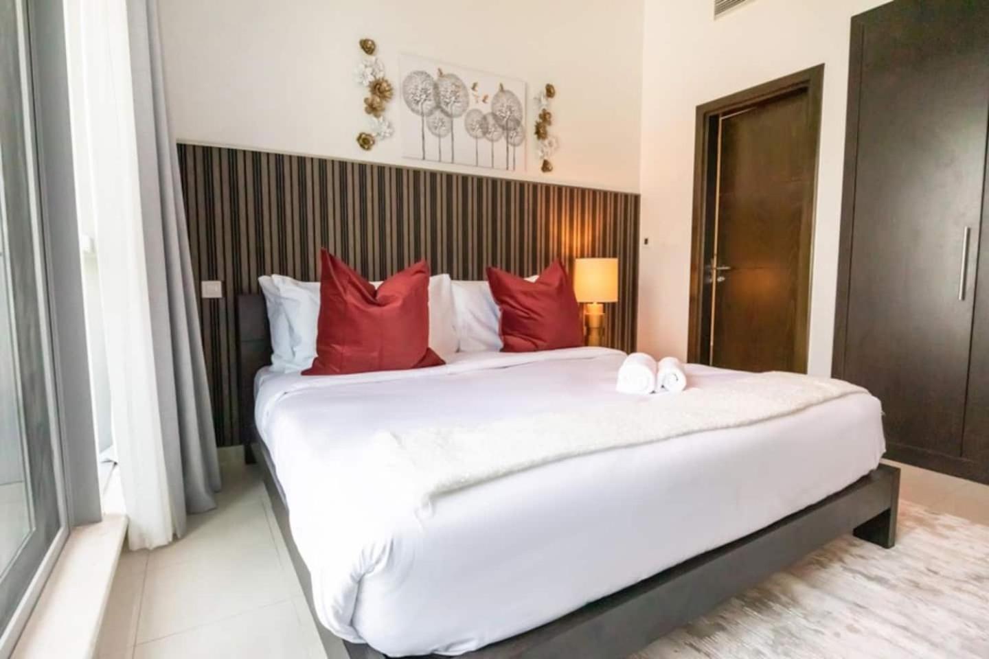 Luxurious 1 Bedroom Apartment In The Dubai Marina! 외부 사진