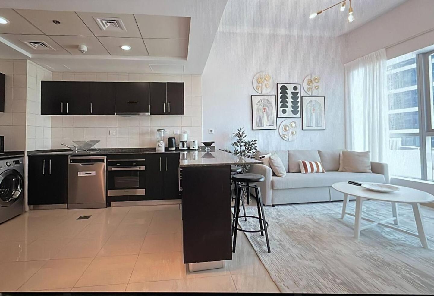 Luxurious 1 Bedroom Apartment In The Dubai Marina! 외부 사진