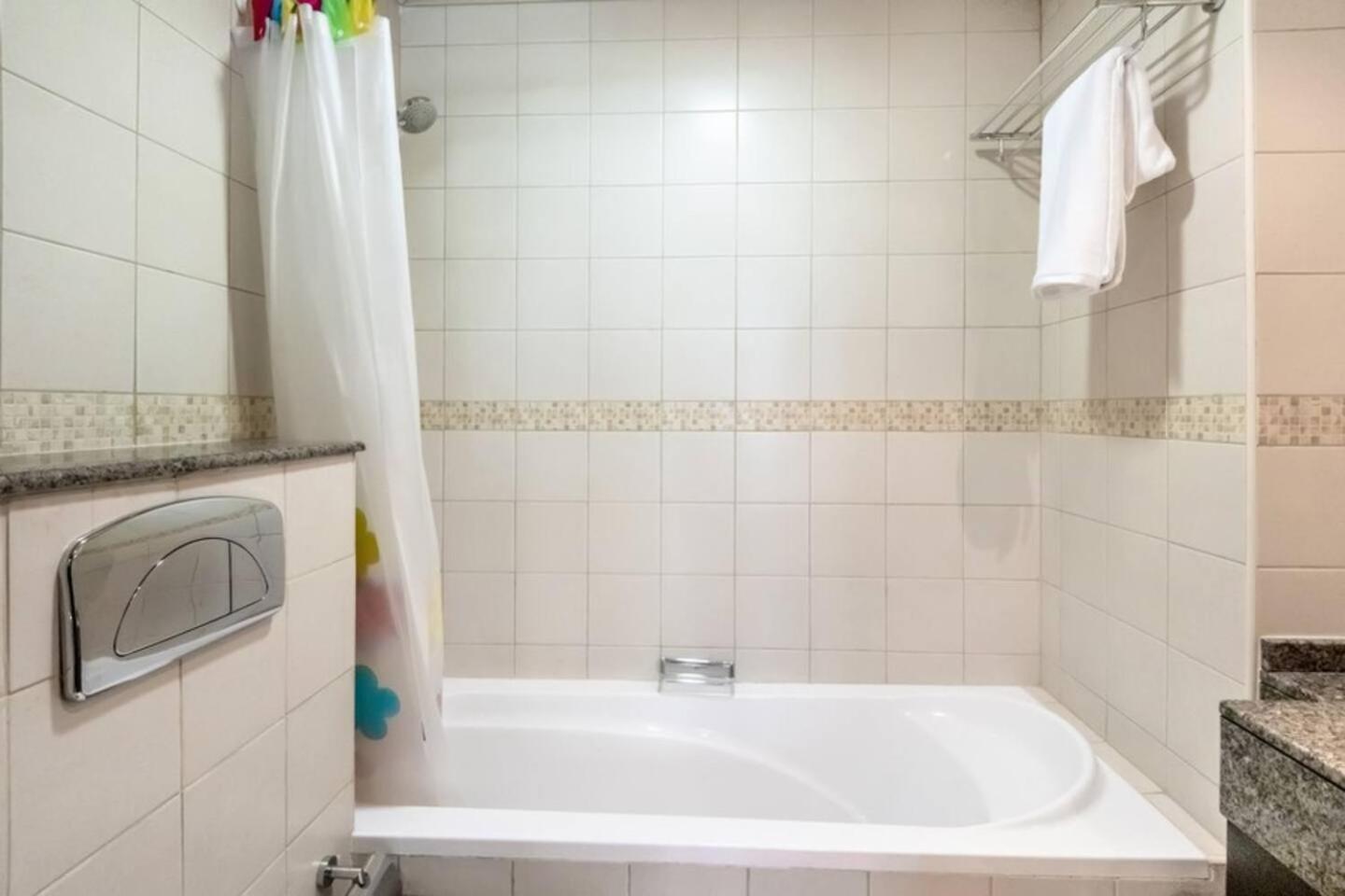 Luxurious 1 Bedroom Apartment In The Dubai Marina! 외부 사진