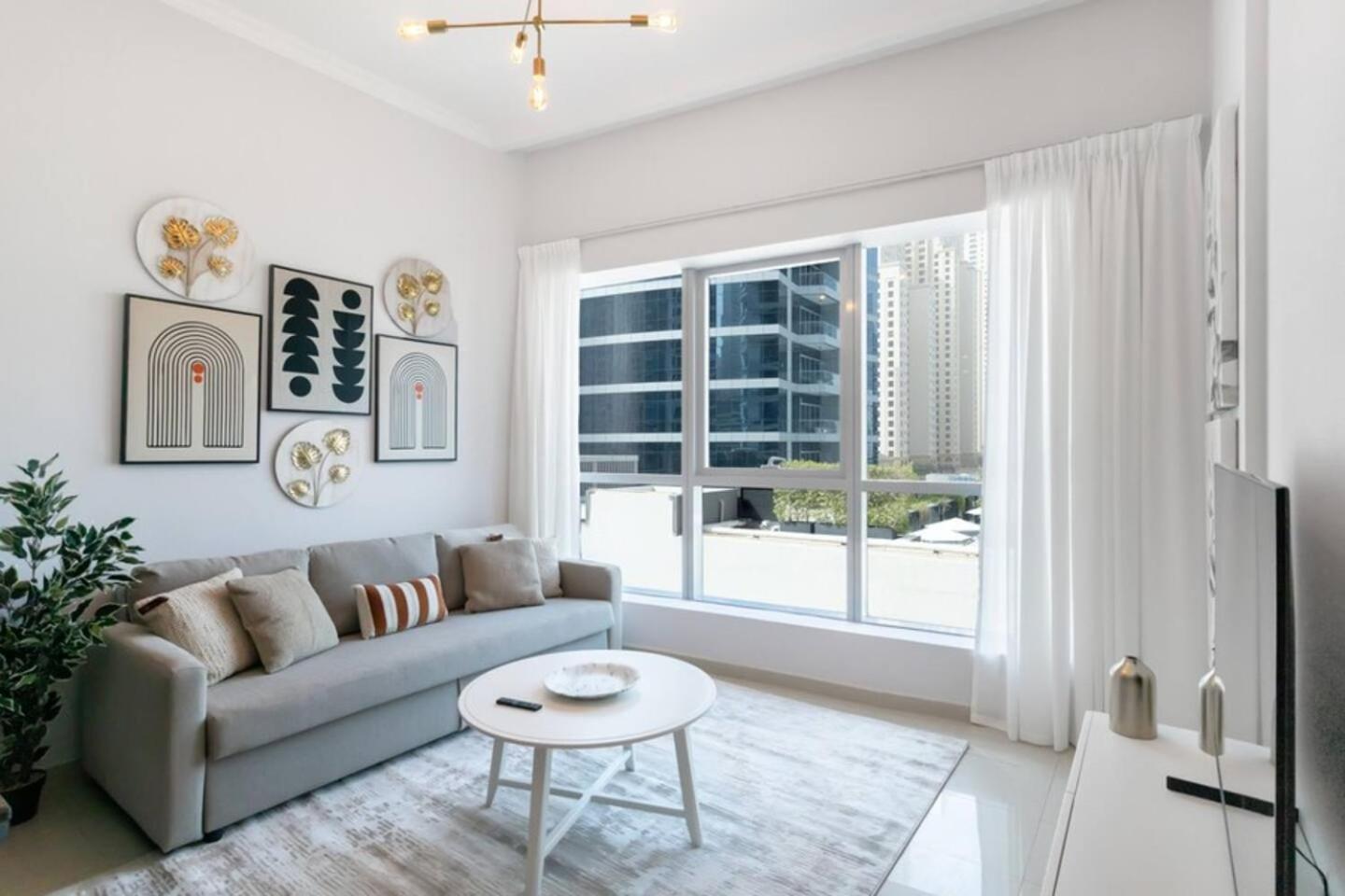 Luxurious 1 Bedroom Apartment In The Dubai Marina! 외부 사진