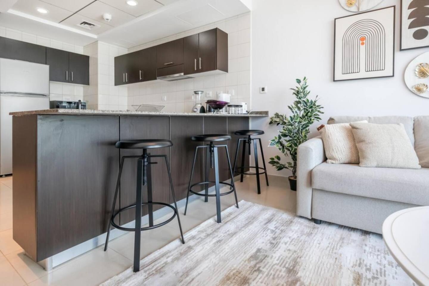 Luxurious 1 Bedroom Apartment In The Dubai Marina! 외부 사진