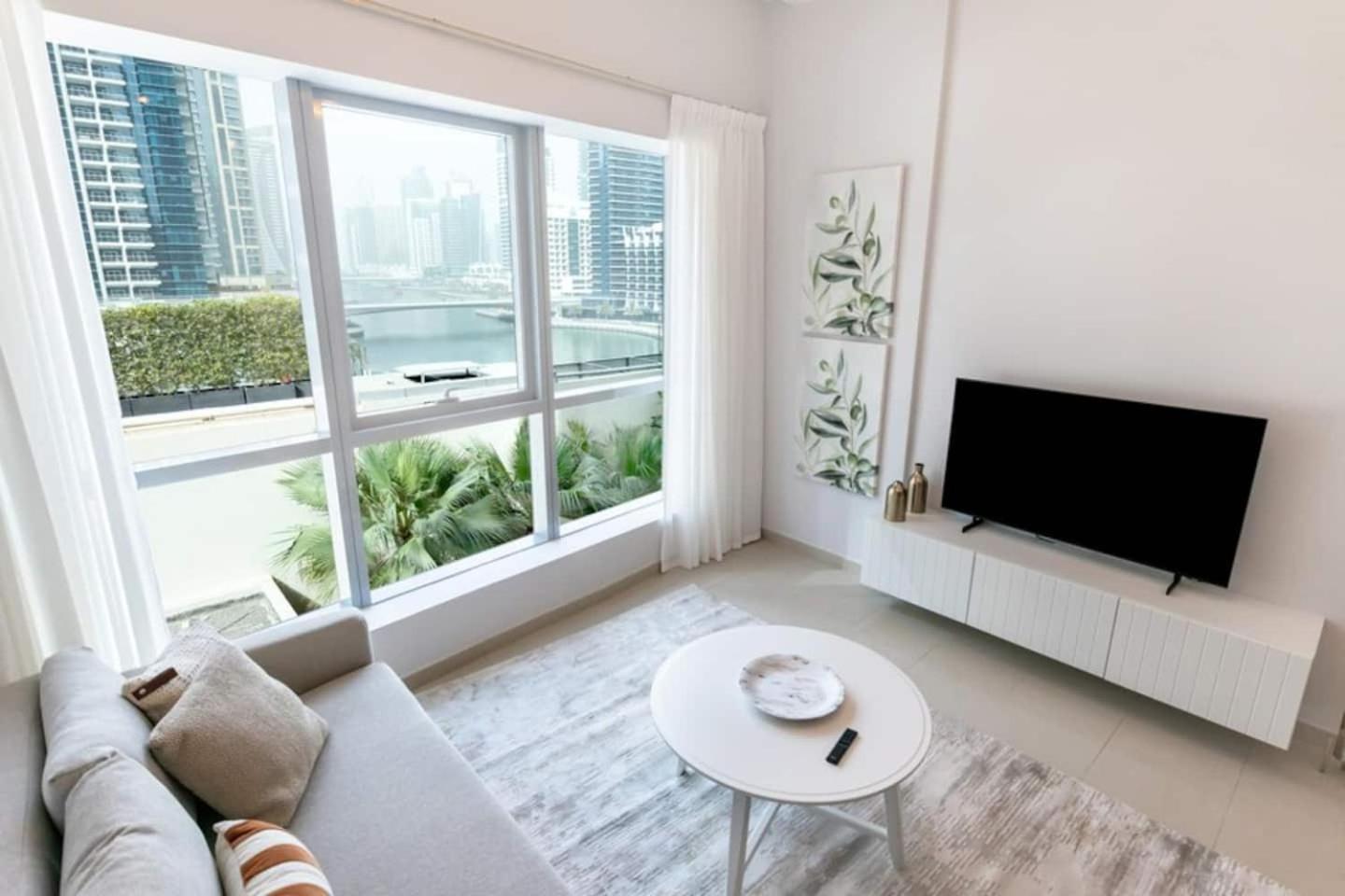 Luxurious 1 Bedroom Apartment In The Dubai Marina! 외부 사진