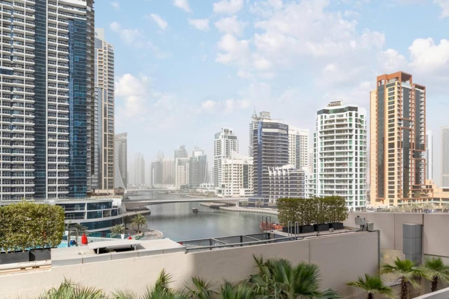 Luxurious 1 Bedroom Apartment In The Dubai Marina! 외부 사진