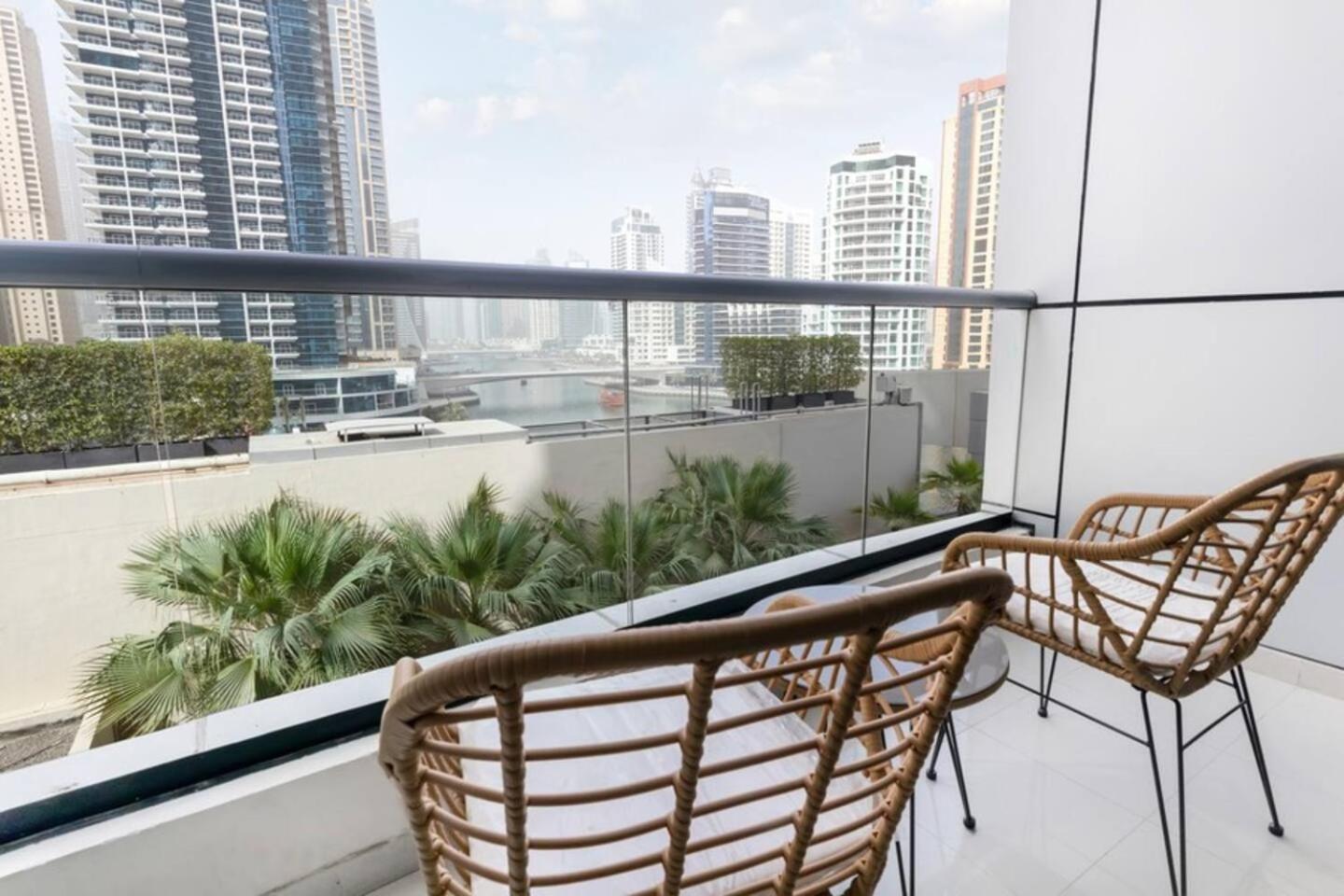 Luxurious 1 Bedroom Apartment In The Dubai Marina! 외부 사진